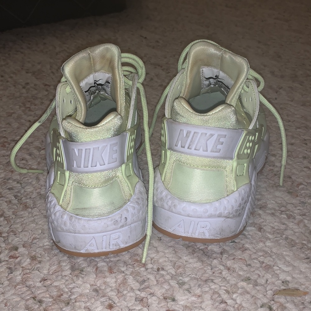 pastel yellow huaraches